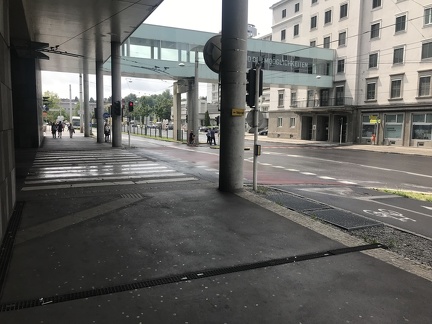 ATA LDZ Hinter der Säule 2