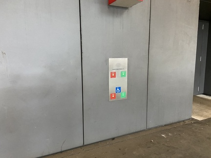 SOSTafel am Busterminal Linz