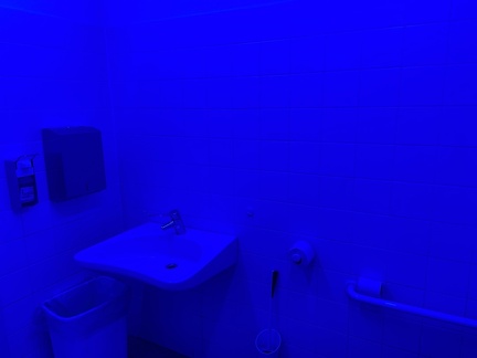 Behinderten WC Ärztezentrum Süd Kein Spiegel