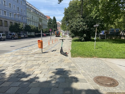 E-Scooter Volksgartenstraße bei AK 090821