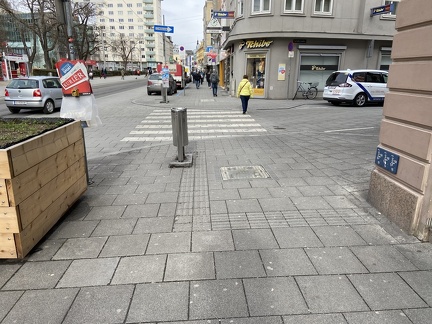 Abfallbehälter steht zu nahe bei einer TBI 080222